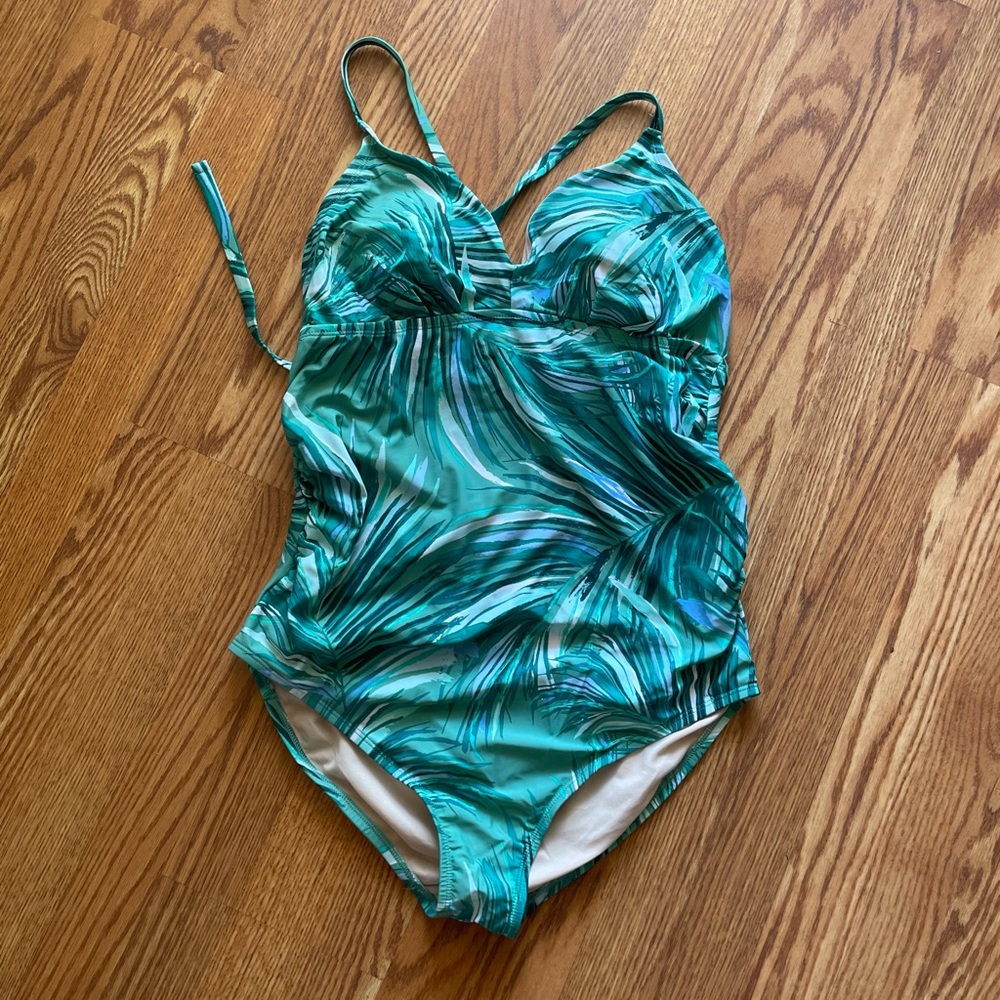 Green patterned maternity one piece swimsuit, size L D/DD